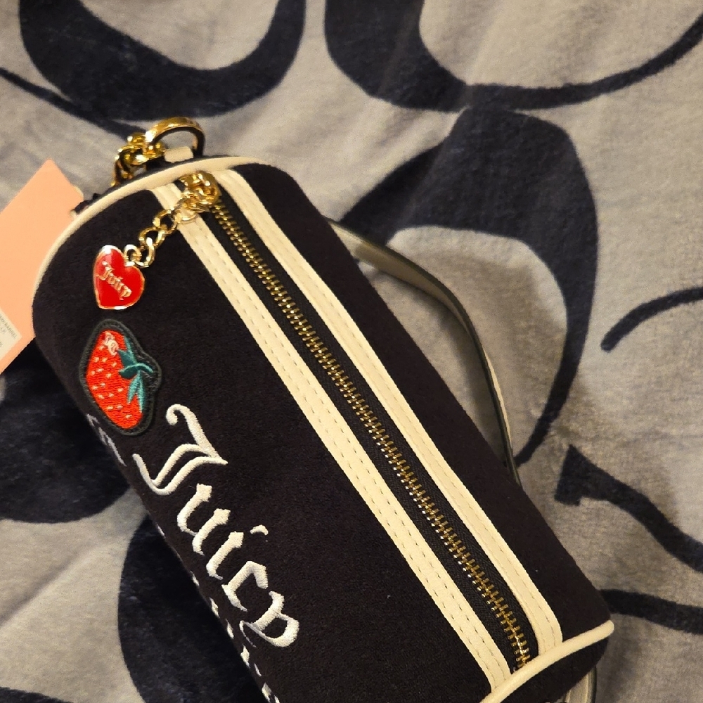 Juicy Couture NWT Black Satchel/Crossbody w/Gold-Tone Hardware & Tech Pouch - Picture 5 of 9